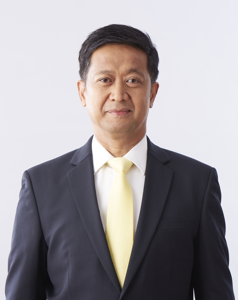 <strong><strong>เรือโท ภูมิ แสงคำ</strong></strong>