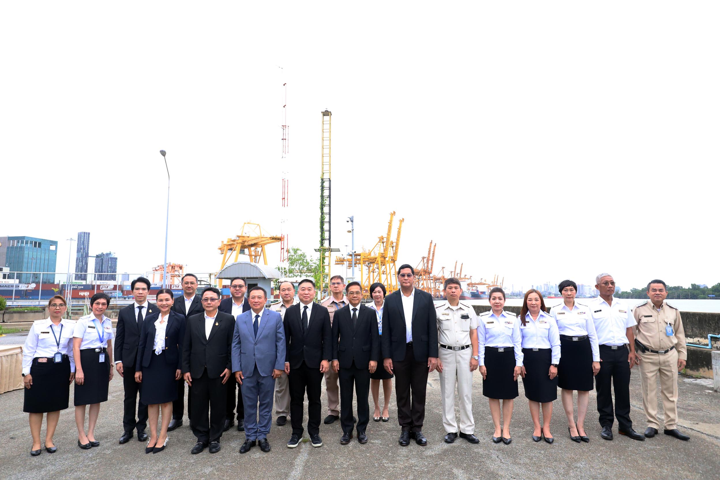 ภาพข่าว ประธานกรรมการ กทท. สักการะสิ่งศักดิ์สิทธิ์ประจำ กทท.
