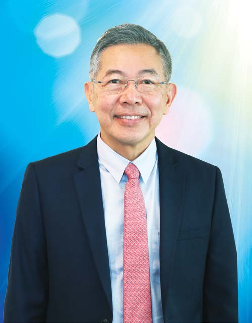 <strong><strong>นายชนินทร์ แก่นหิรัญ</strong></strong>